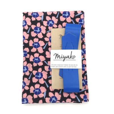 Kit pour furoshiki fleurs roses et bleues