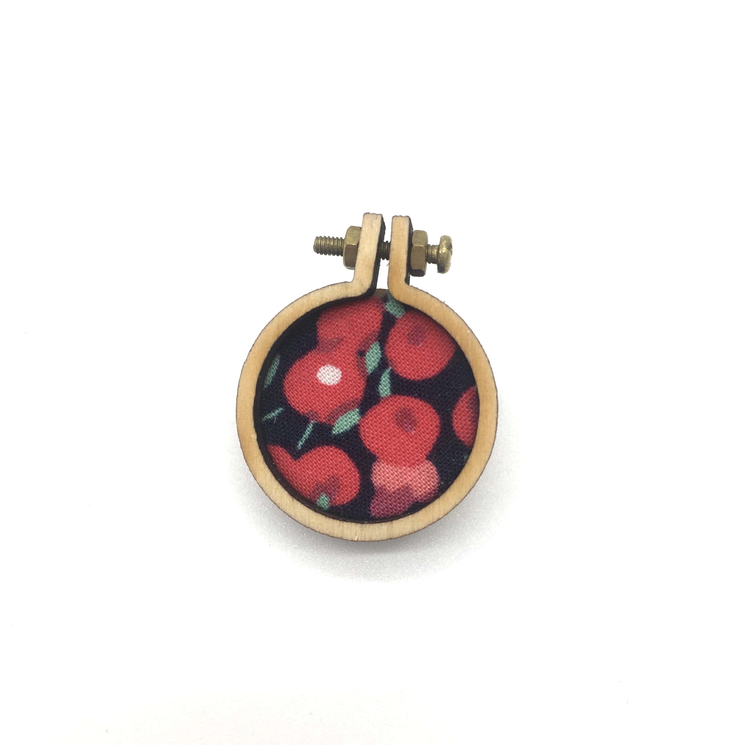 Broche fruits rouges